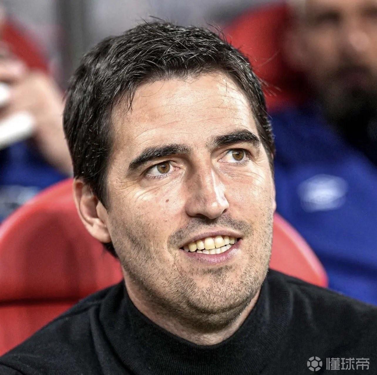 记者：为了让孩子用母语接受教育，伊劳拉希望执教伦敦球队